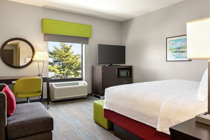 Hampton Inn & Suites York South