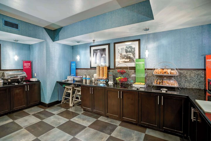 Hampton Inn State College