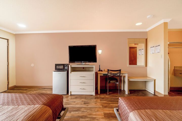 Room 26 of 81