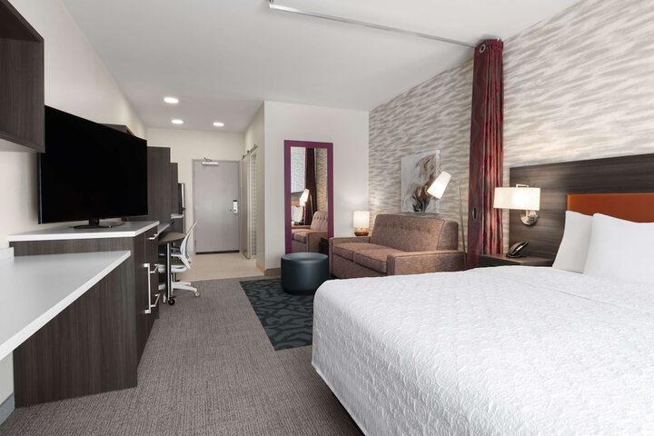 Room 13 of 36