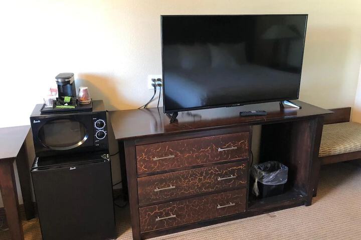 Room 10 of 17