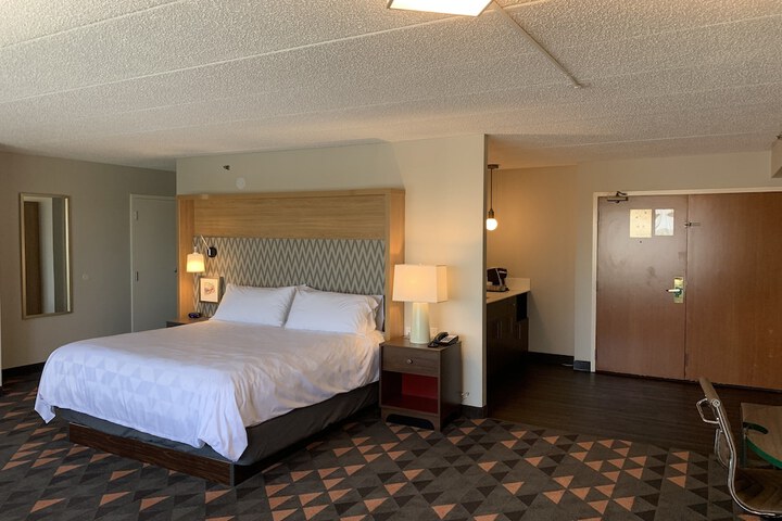 Holiday Inn Chicago Nw Crystal Lk Convention Center by IHG
