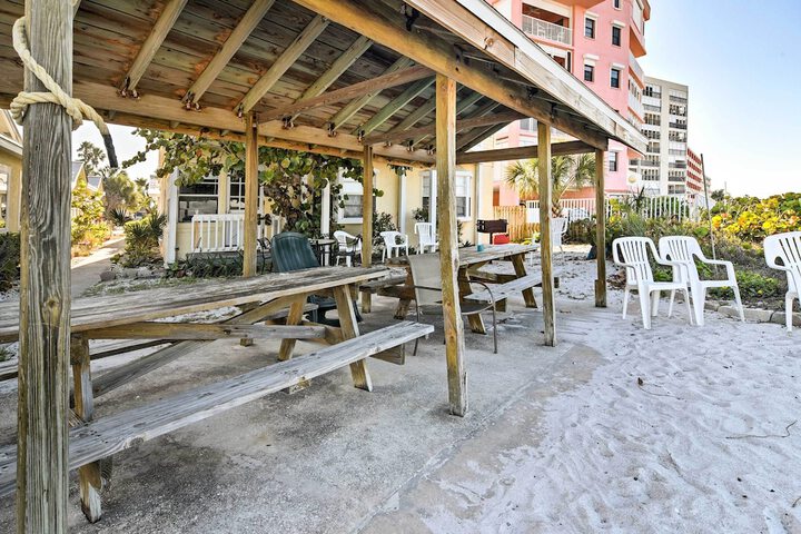 Steps to Beach Cabana: Indian Shores Cottage