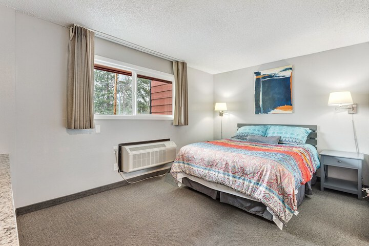 Room 273 of 399