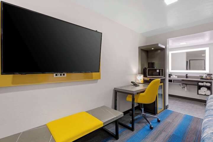 Room 19 of 27