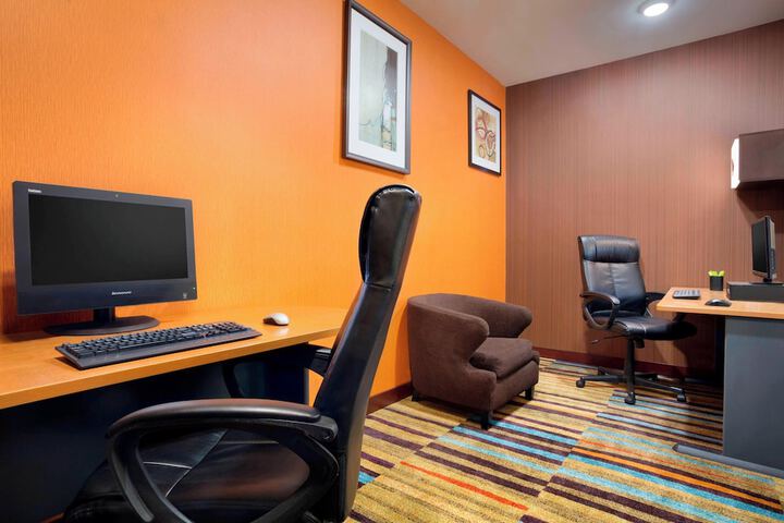 Business Center 21 of 21