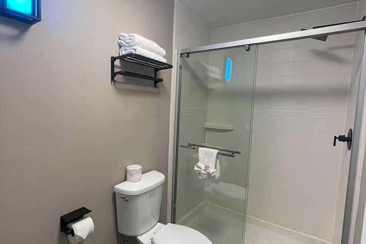 Luxor Inn & Suites a Travelodge by Wyndham