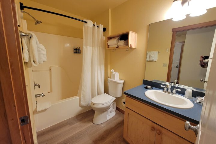 Sea Breeze Court