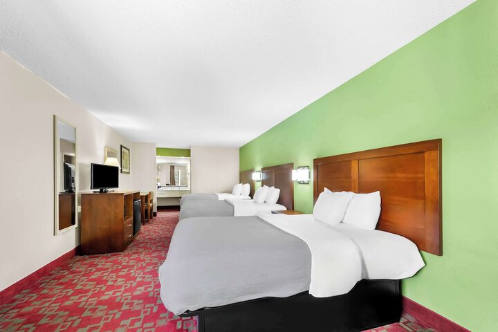 Room 18 of 36