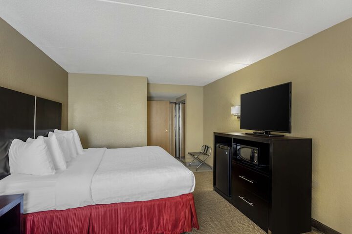Room 19 of 35