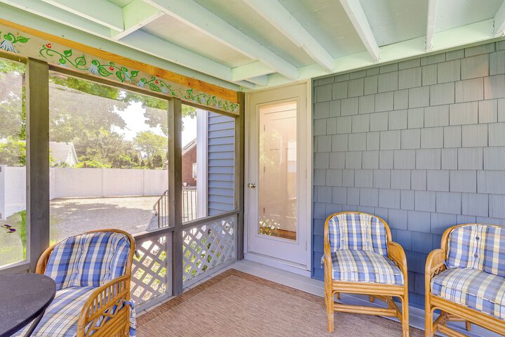 Old Saybrook Home w / Screened Porch & Ocean View!