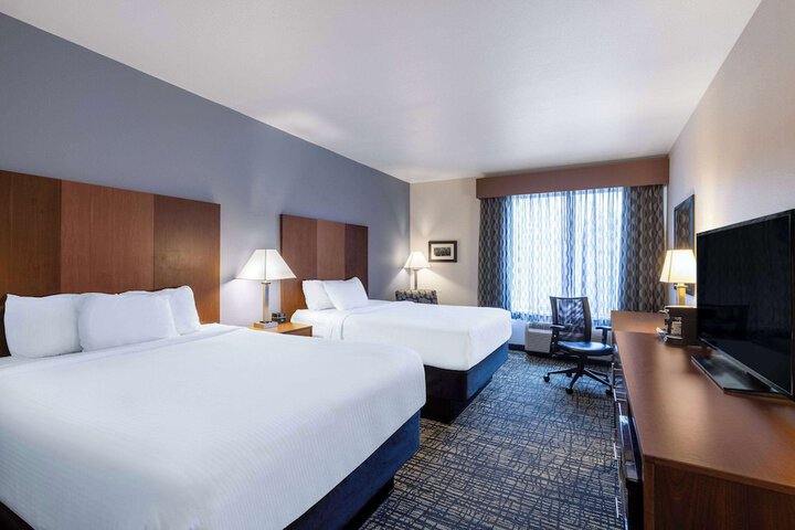 La Quinta Inn & Suites by Wyndham Morgantown