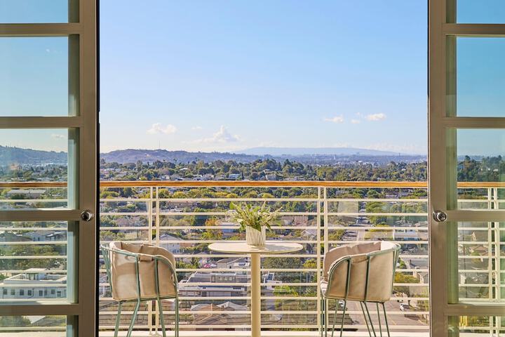 Cameo Beverly Hills LXR Hotels & Resorts