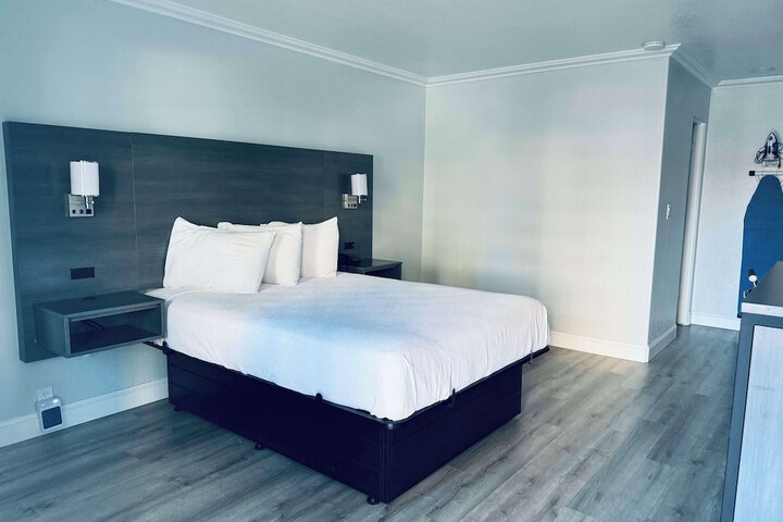 Room 12 of 26