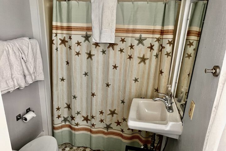Room 15 of 36