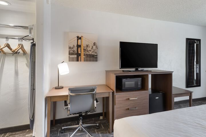 Clarion Hotel Concord / Walnut Creek