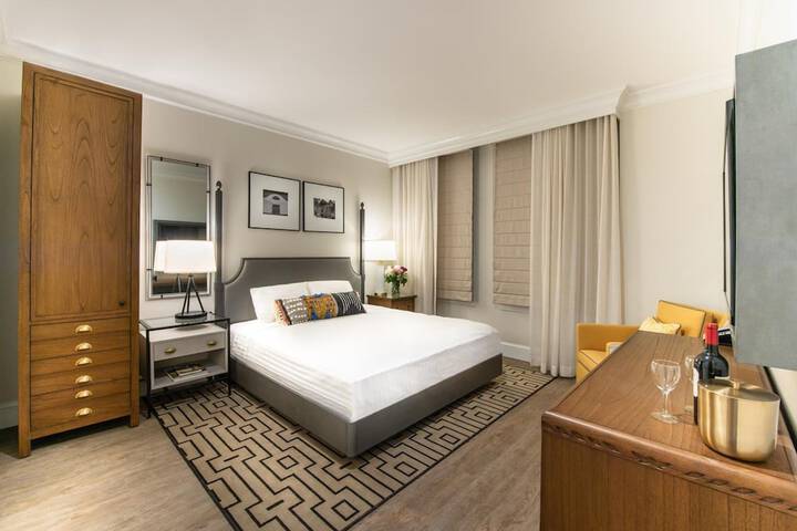 Room 28 of 49