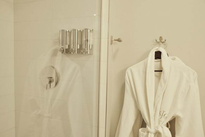 Room 42 of 50
