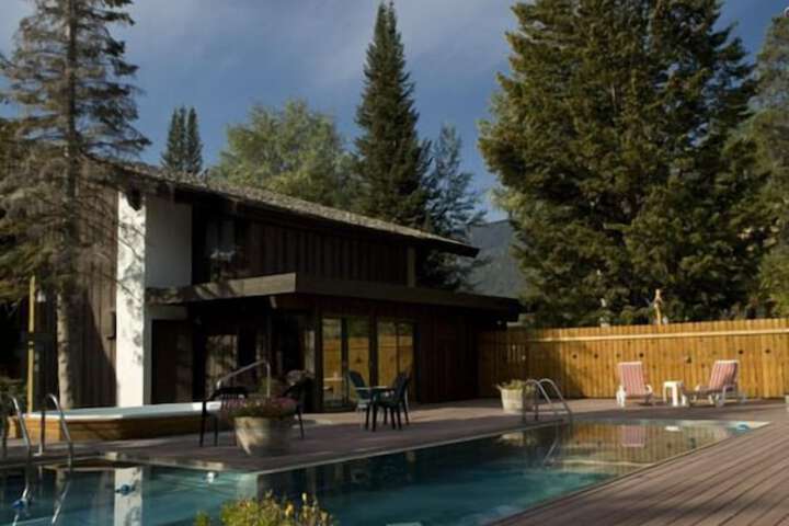 Pool 4 of 46