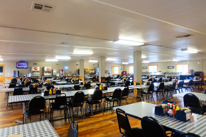Dining 35 of 46