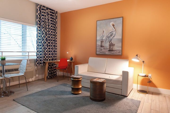 Room 33 of 79