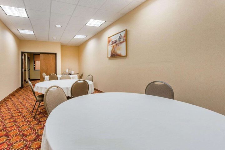 Comfort Suites Altoona North