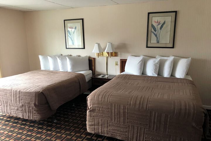 Room 52 of 79