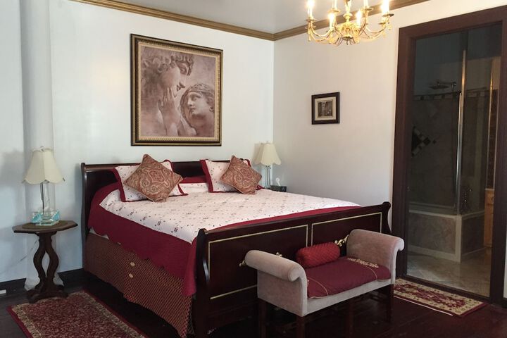 Room 8 of 35
