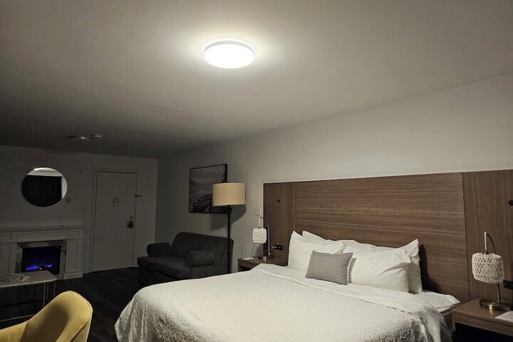 Room 7 of 16