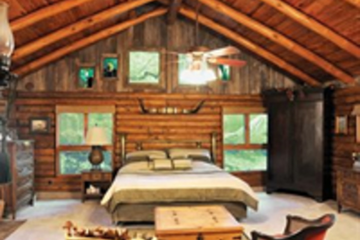 TEXAS FOREST COUNTRY RETREAT