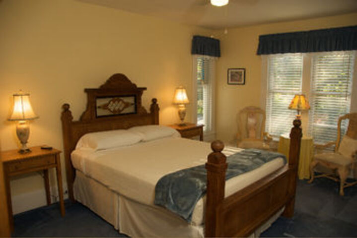 Deer Creek Inn
