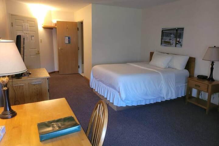 Room 12 of 40