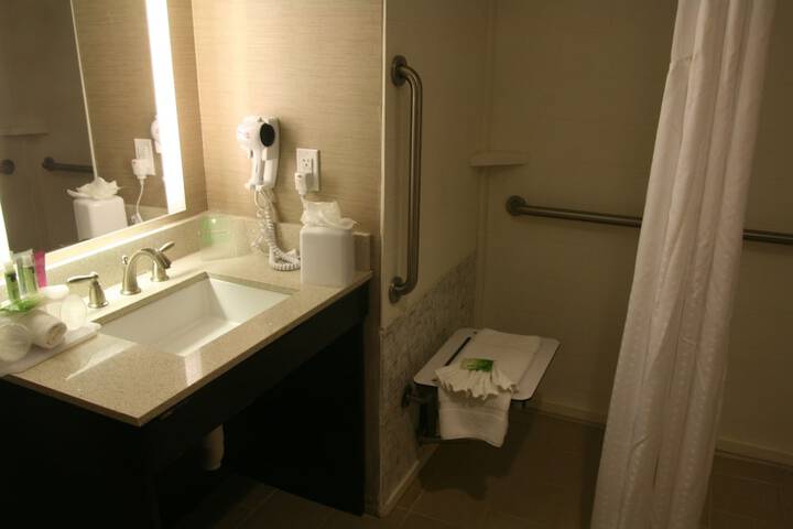 Room 46 of 103