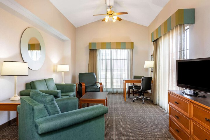 Room 17 of 30