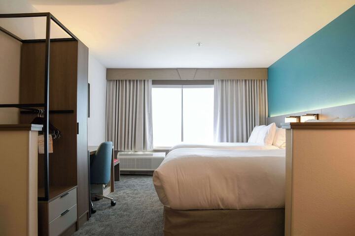 Comfort Inn & Suites NW Milwaukee