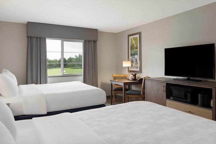Little Crow Hotel & Conference Trademark by Wyndham