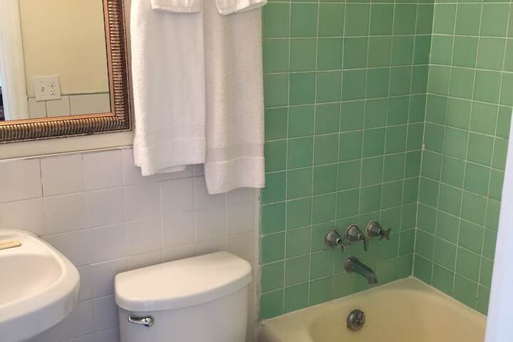 Room 13 of 30