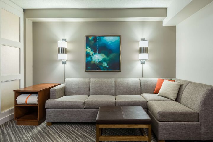 Hyatt Place Bentonville / Rogers