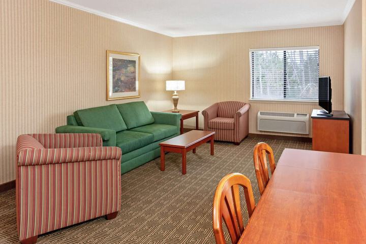 Room 21 of 28