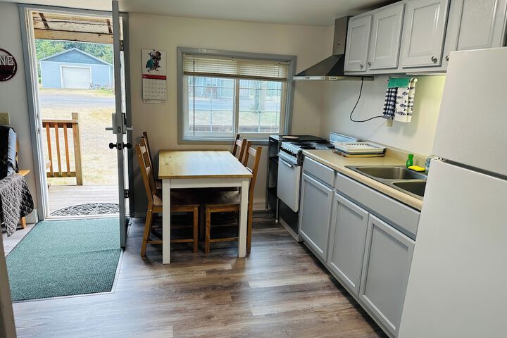 Raines Resort Cabins & RV