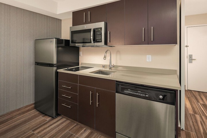 Hampton Inn & Suites Seattle-North / Lynnwood