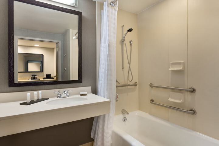 Embassy Suites Northwest Arkansas - Hotel Spa & Convention