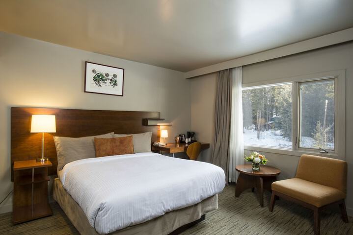 Room 26 of 100