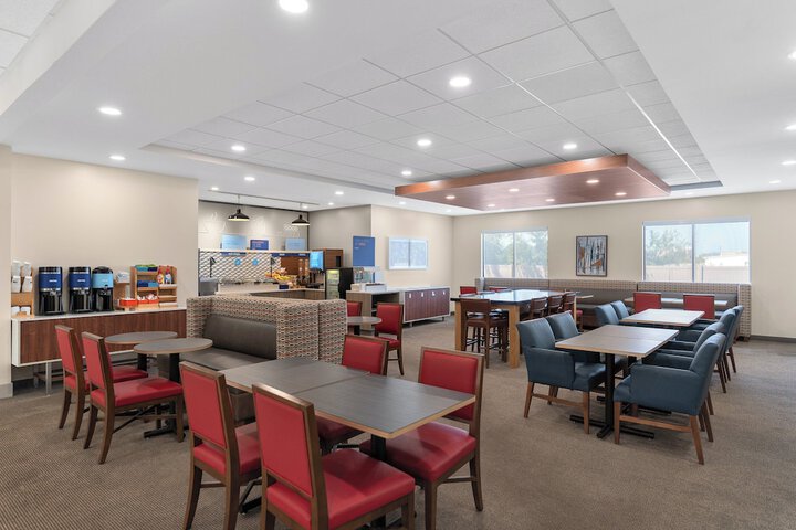 Holiday Inn Express Coralville by IHG