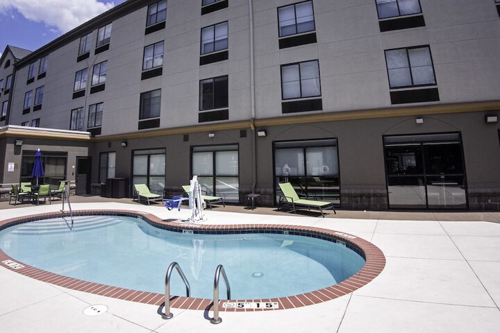 Holiday Inn Express & Suites Charlotte-Concord-I-85 by IHG
