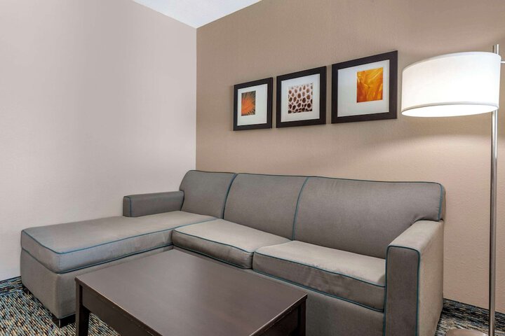 Room 9 of 23