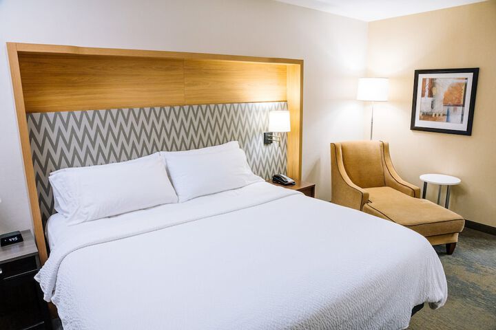 Holiday Inn & Suites Stockbridge / Atlanta I-75 by IHG