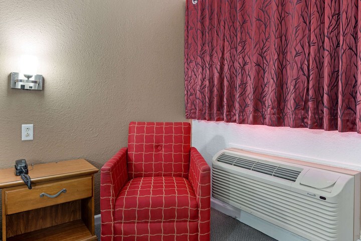 Room 15 of 30