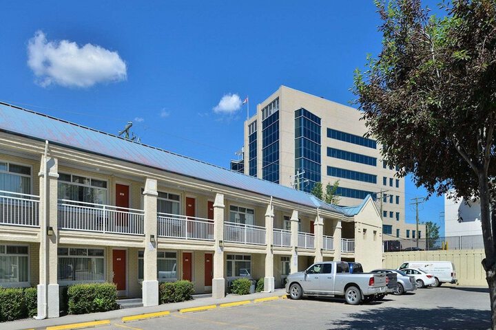 Hotel 3 of 93