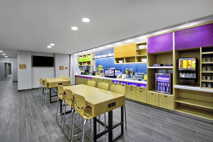 Breakfast/Coffee Service 39 of 45